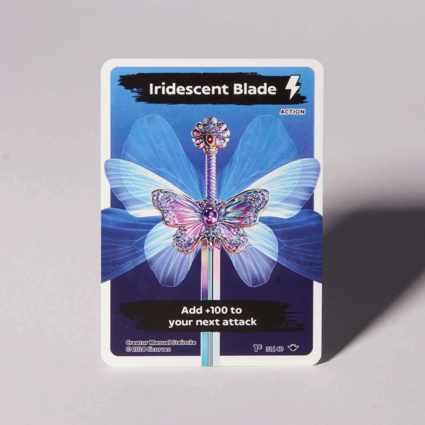 Obscureon — Action-Karte mit holografischem Schmetterlings-Motiv